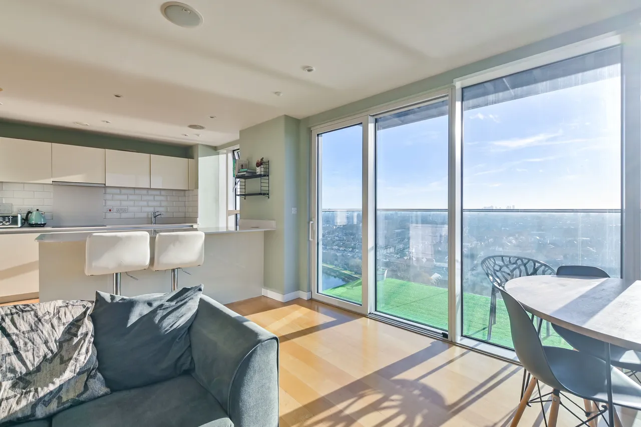 157 Residence Tower, Woodberry Grove, London, photo 5