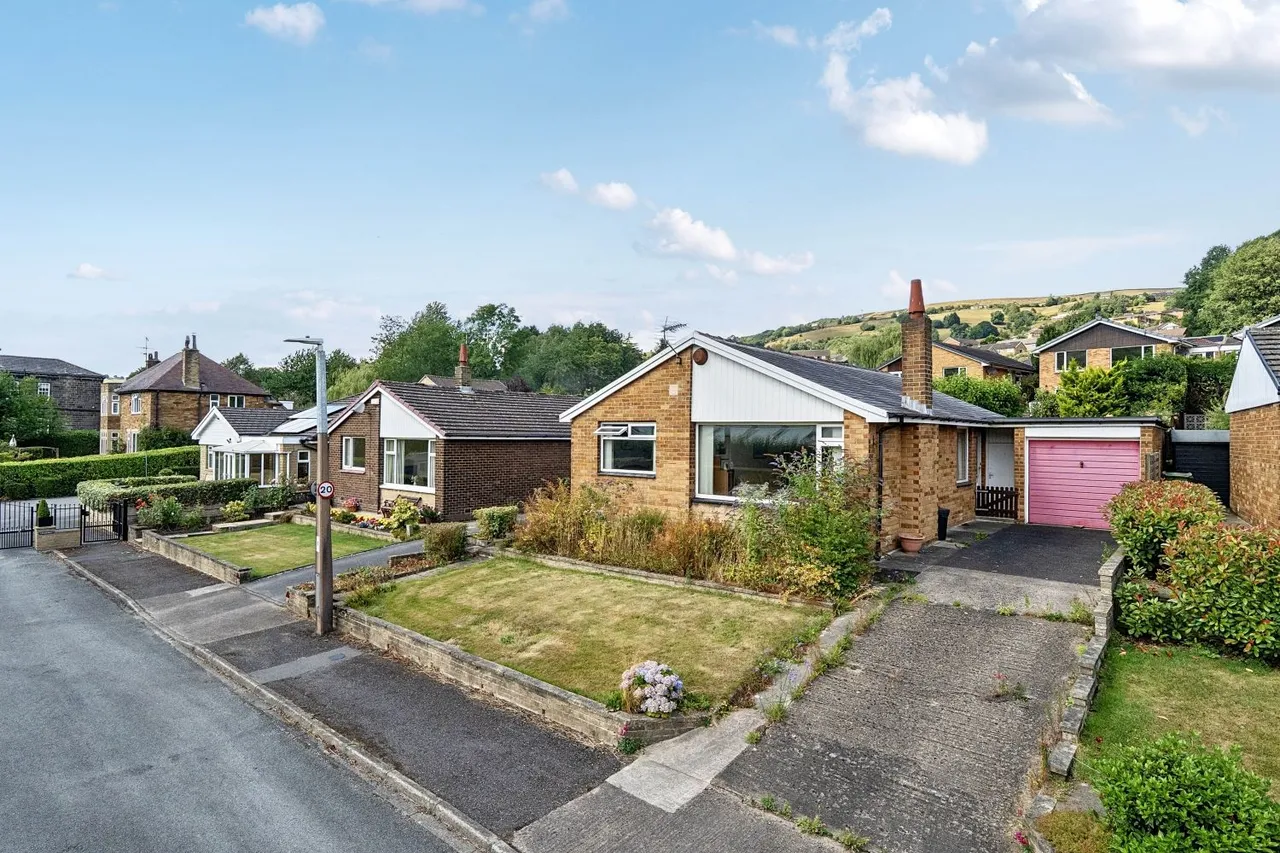 2 bed house for sale, Ewood Drive, Hebden Bridge, HX7