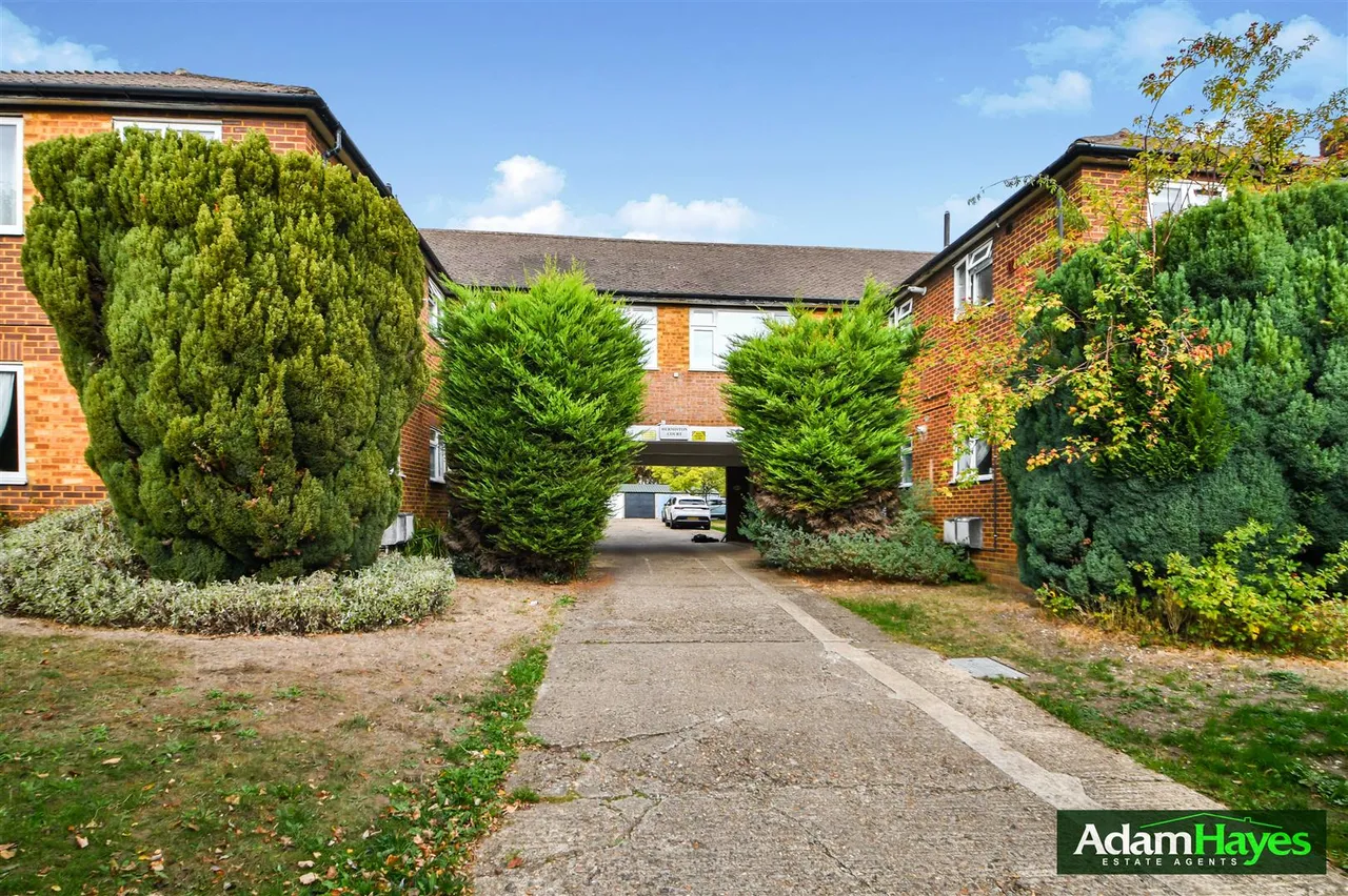 2 bed flat for sale, Friern Park, North Finchley, N12