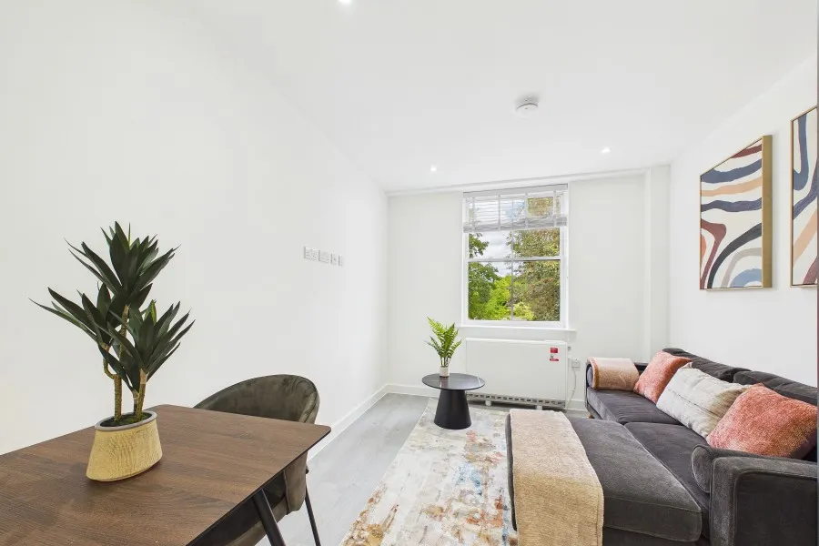 Station Road, Egham, TW20, photo 4