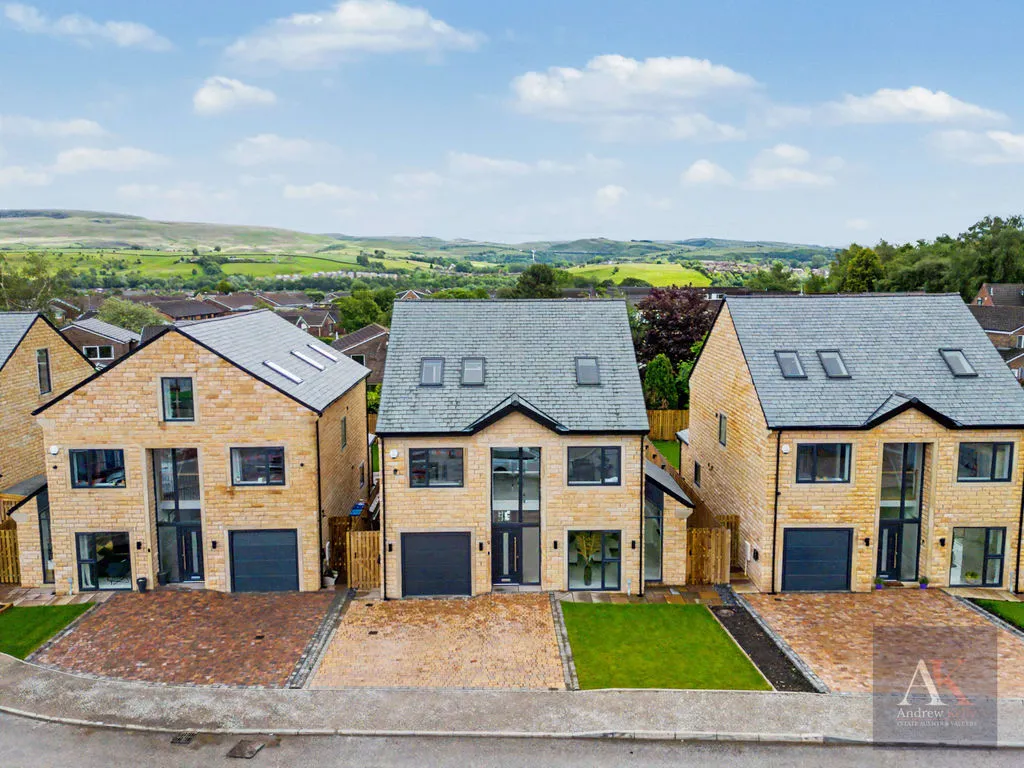 Chestnut Way, Littleborough OL15 8RW, photo 2