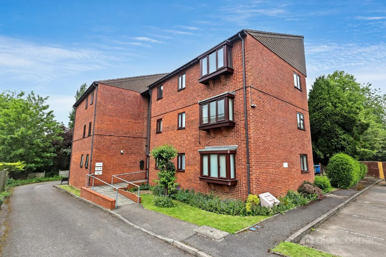 2 bed flat for sale, Attleborough Road, Attleborough, CV11