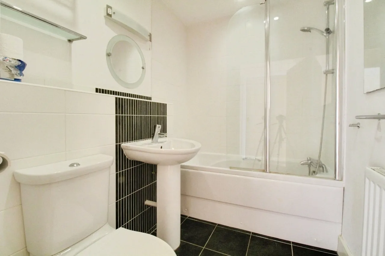 Oxford Way, Basingstoke, Hampshire, RG24 9FP, photo 6