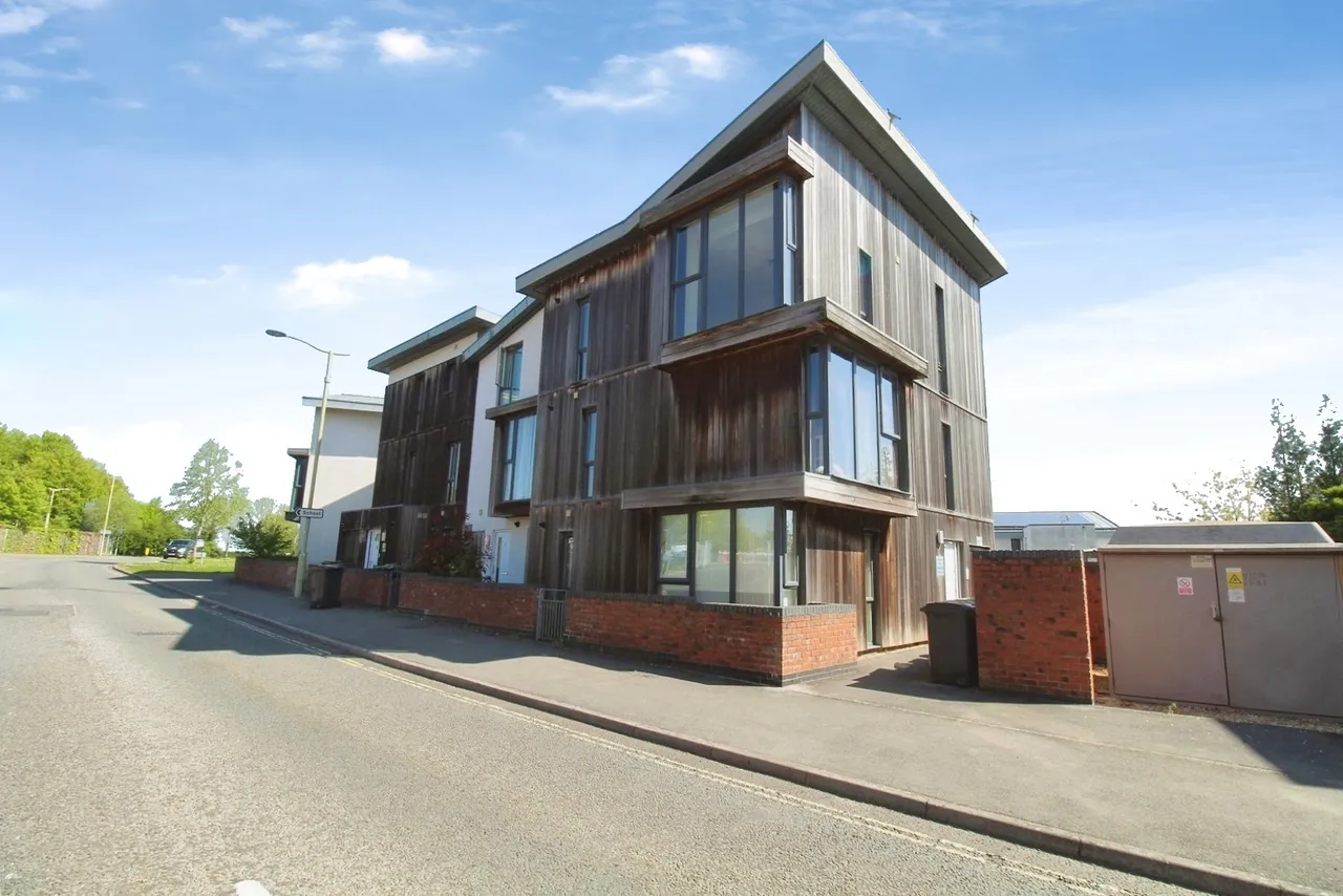 1 bed flat for sale — Oxford Way, Basingstoke, Hampshire, RG24 9FP