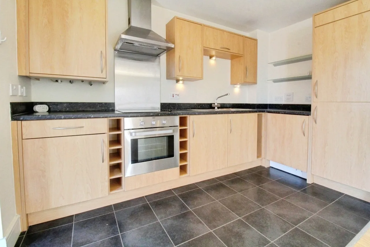 Oxford Way, Basingstoke, Hampshire, RG24 9FP, photo 9