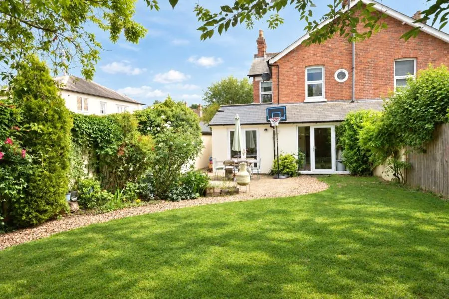 Guildford Road, Bagshot, GU19, photo 4