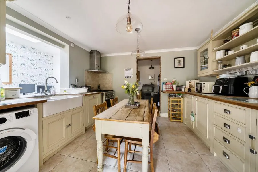 Guildford Road, Bagshot, GU19, photo 6