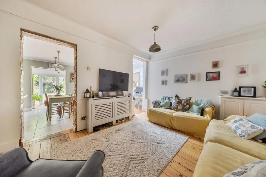 Guildford Road, Bagshot, GU19, photo 3