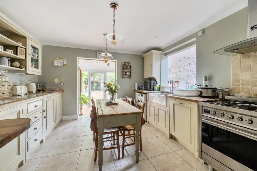 Guildford Road, Bagshot, GU19, photo 5