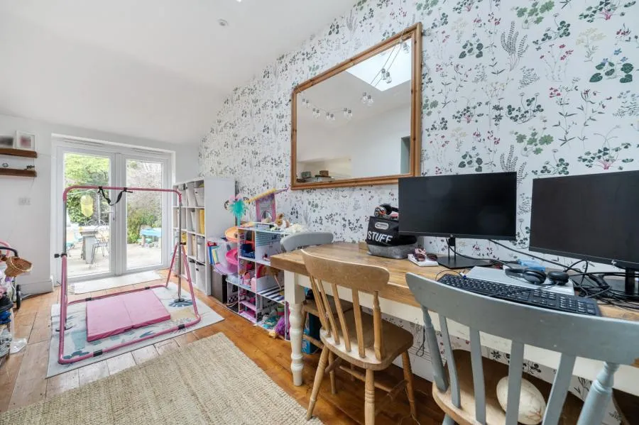 Guildford Road, Bagshot, GU19, photo 7