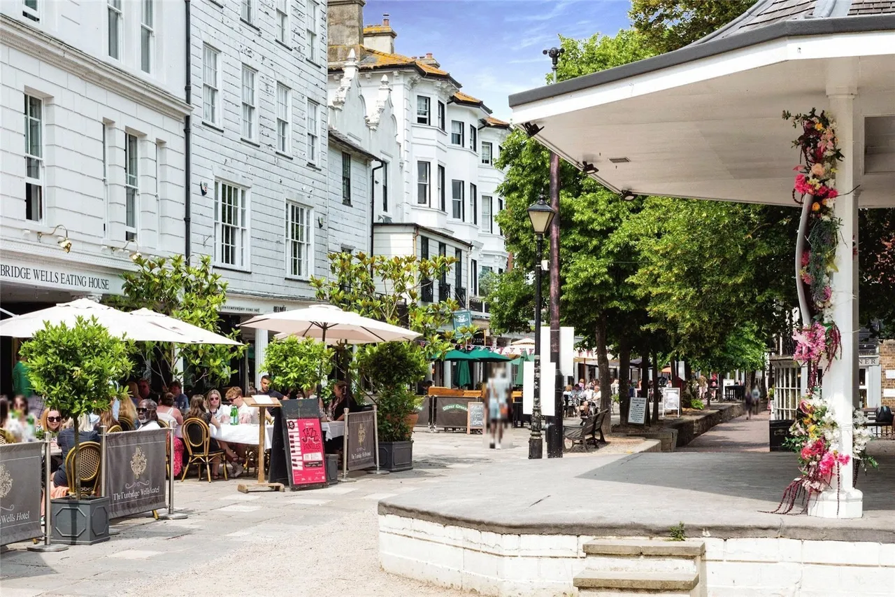 The Pantiles, Tunbridge Wells, TN2, photo 9