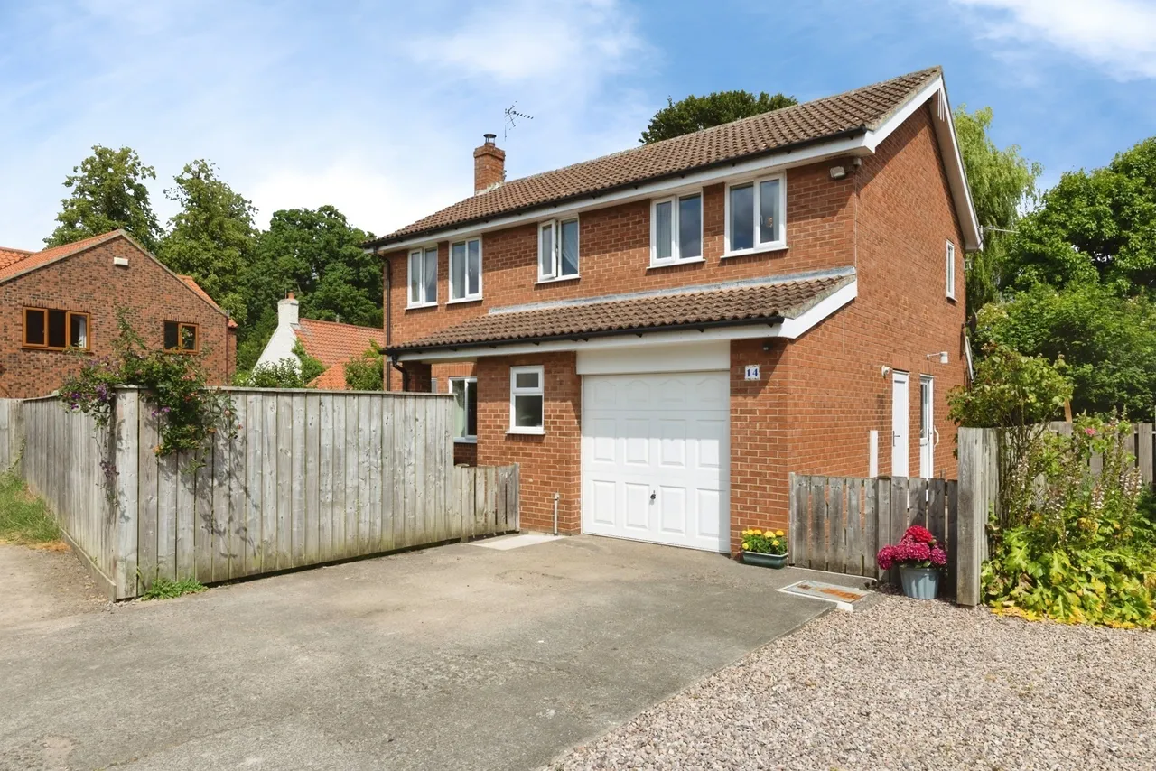 4 bed house for sale — Beech Close, Scruton, Northallerton, DL7