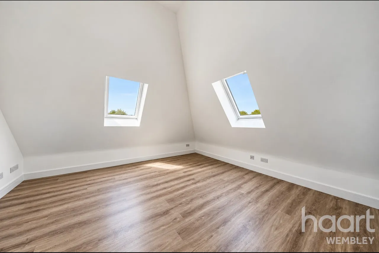 London, NW9, photo 6