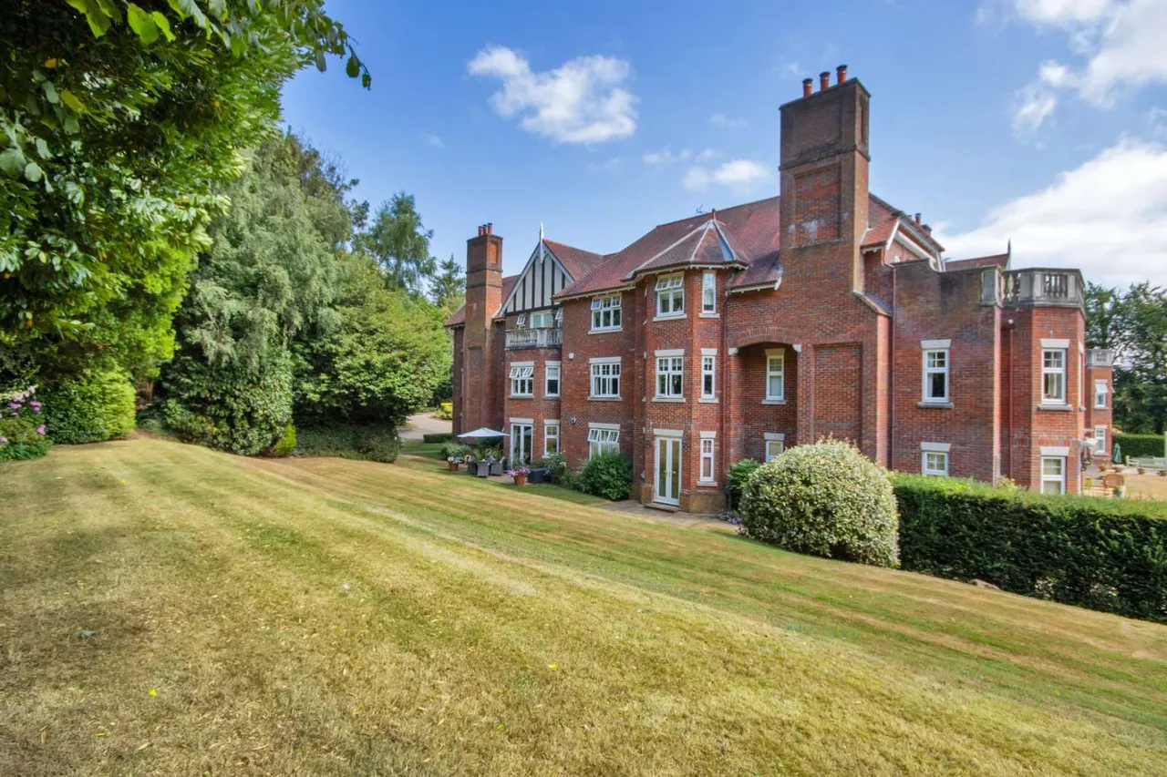 2 bed flat for sale — Seal Hollow Road, Sevenoaks, Kent, TN13 3BU