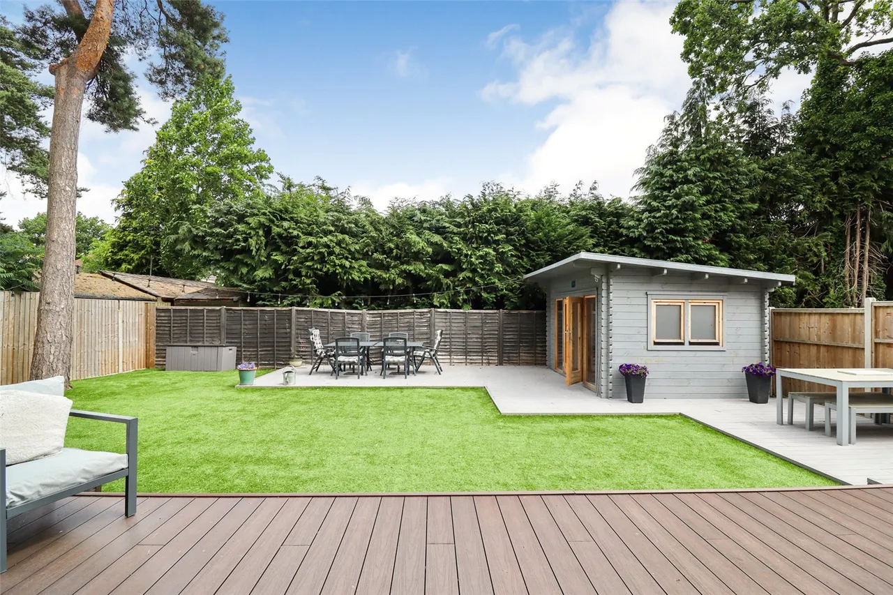 Coombe Drive, Fleet, Hampshire, GU51 3DY, photo 4