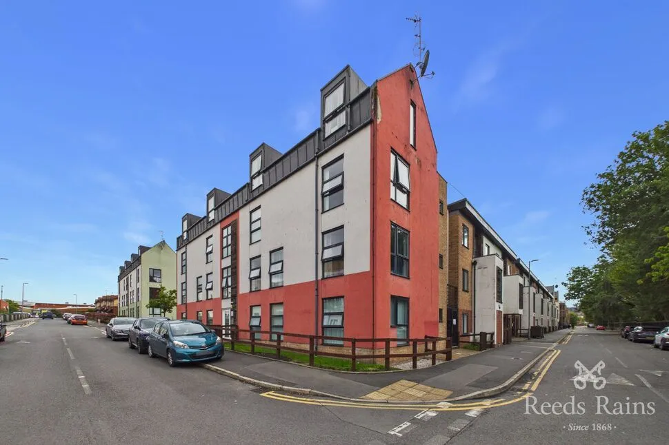 2 bed flat for sale — West Craven Street, Salford, M5