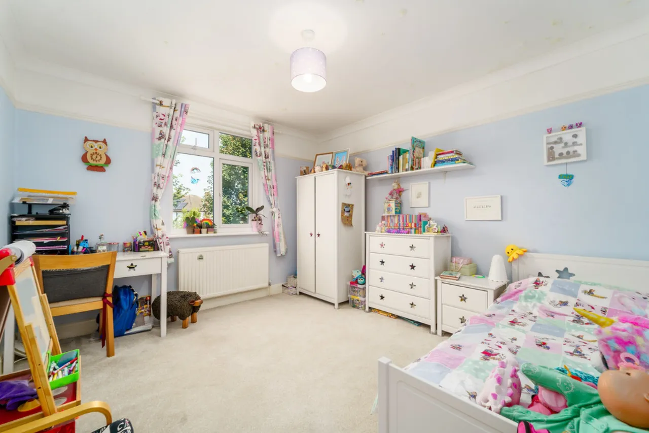 Ruskin Road, Staines-upon-Thames, TW18, photo 11