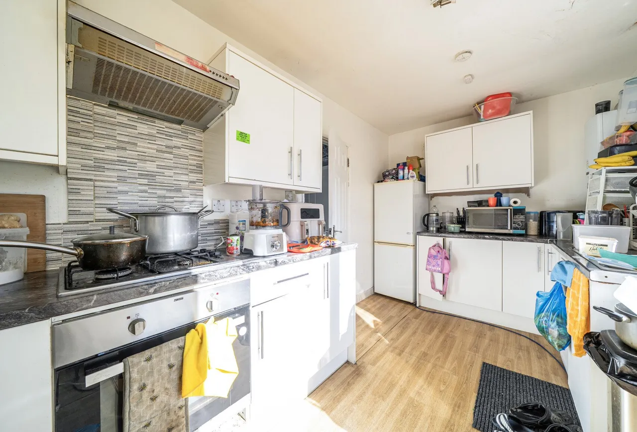 St. Helier Avenue, Morden, SM4 6LF, photo 6