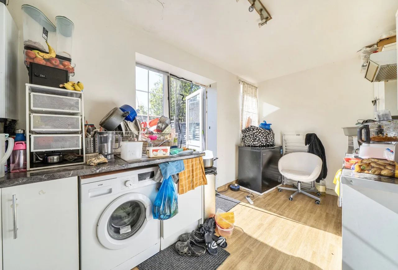 St. Helier Avenue, Morden, SM4 6LF, photo 9