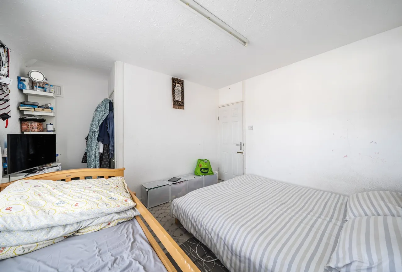 St. Helier Avenue, Morden, SM4 6LF, photo 10