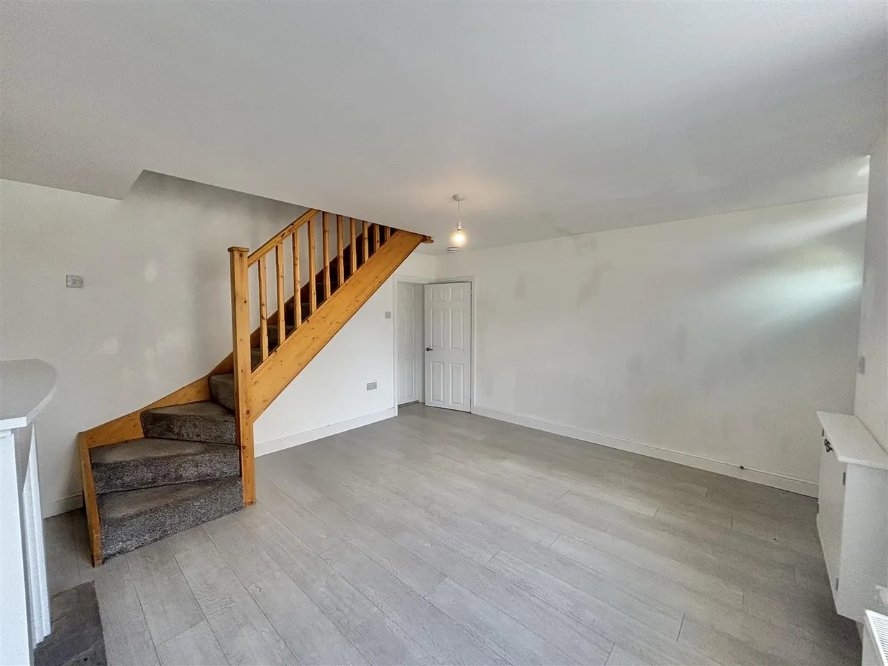 Gladstone Street, Glossop, SK13, photo 4