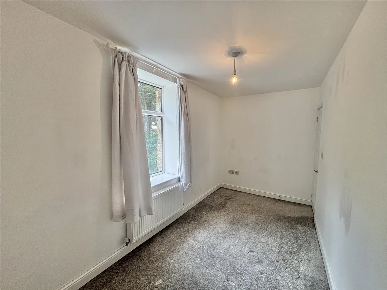 Gladstone Street, Glossop, SK13, photo 18