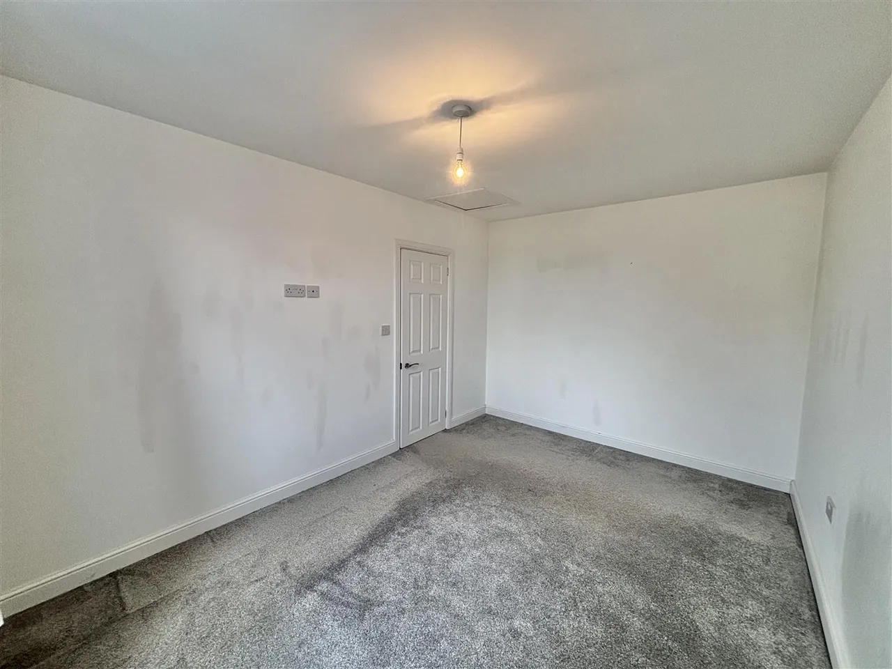 Gladstone Street, Glossop, SK13, photo 12