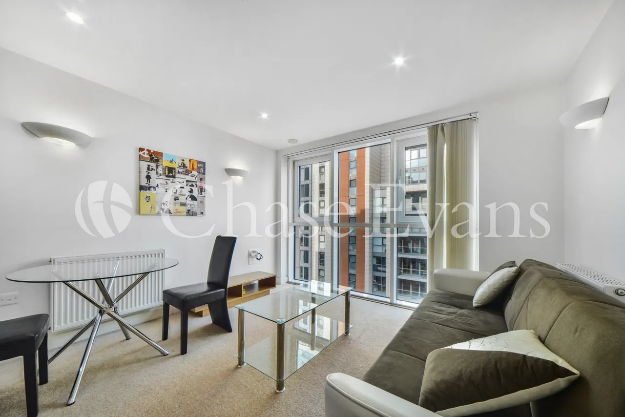 1 bed flat to rent, Western Gateway, Royal Docks, E16