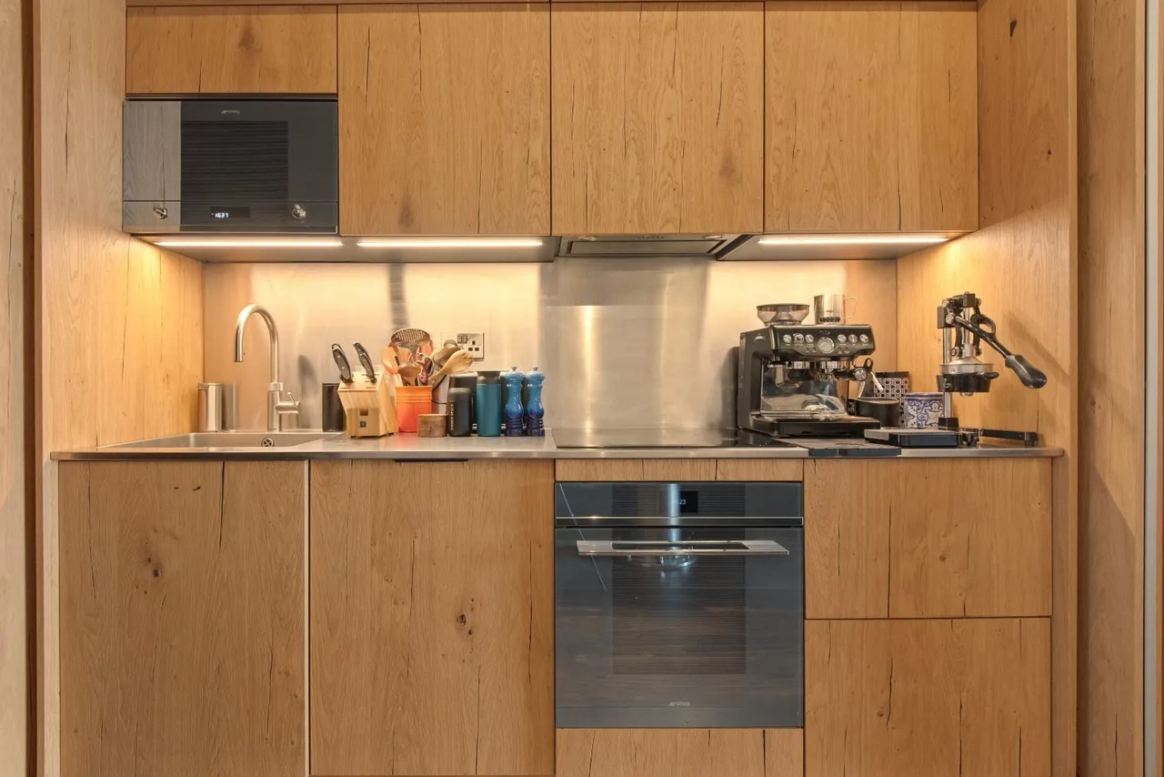 Parkgate Road, London, SW11, photo 6