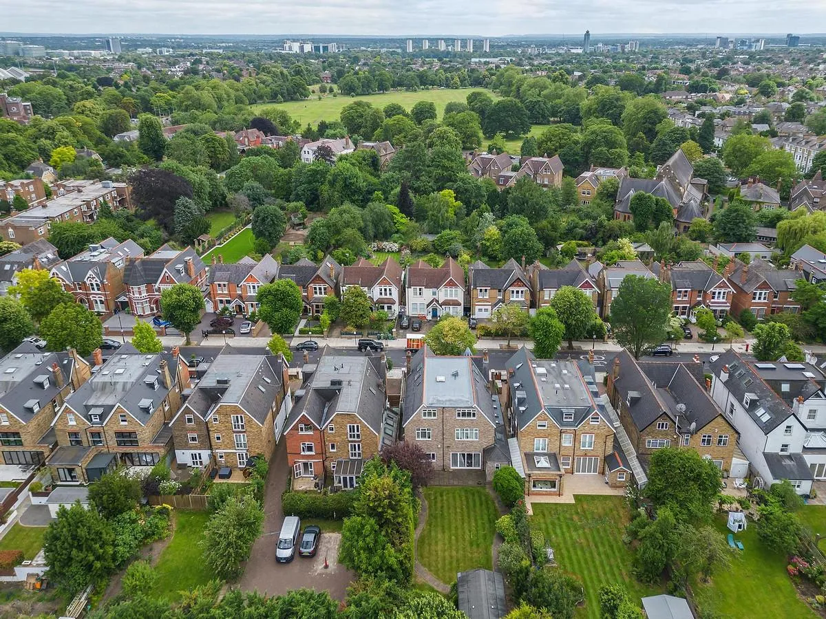 Hamilton Road, London, W5, photo 25