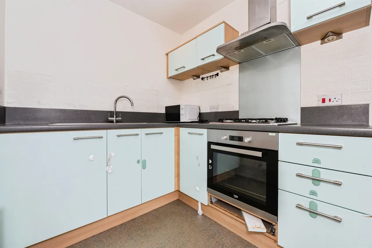 Hogg Lane, Grays, RM17, photo 8