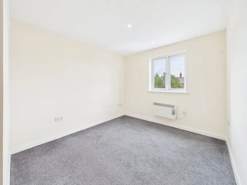 Mossley Road, Ashton-under-Lyne, Greater Manchester, OL6, photo 9