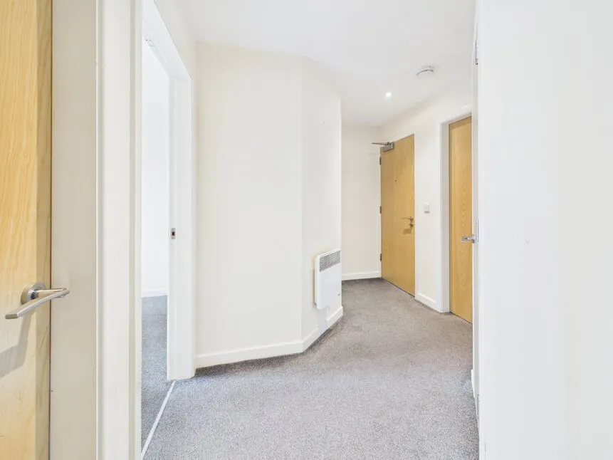 Mossley Road, Ashton-under-Lyne, Greater Manchester, OL6, photo 2