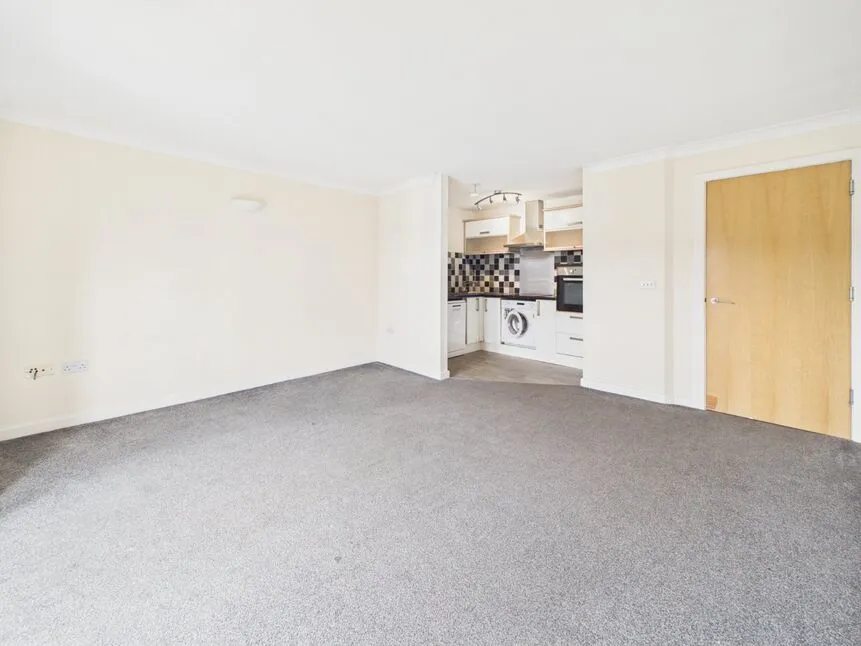 Mossley Road, Ashton-under-Lyne, Greater Manchester, OL6, photo 6