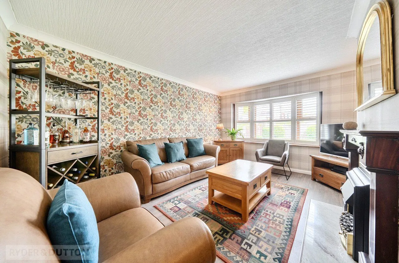 2 bed house for sale, Rishworth Rise, High Crompton, OL2