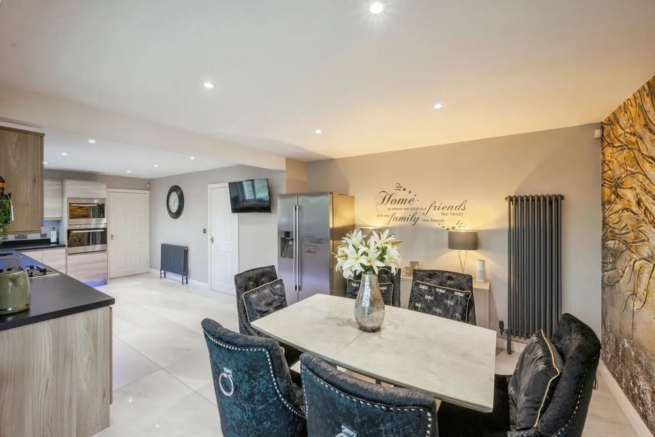 Shooters Hill Drive, Rossington, Doncaster, South Yorkshire, DN11, photo 3
