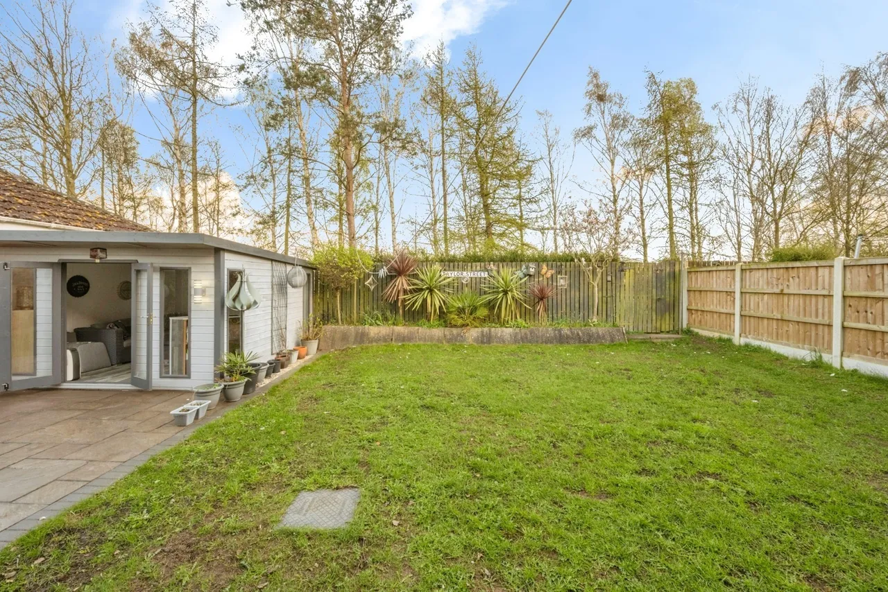 Shooters Hill Drive, Rossington, Doncaster, South Yorkshire, DN11, photo 19