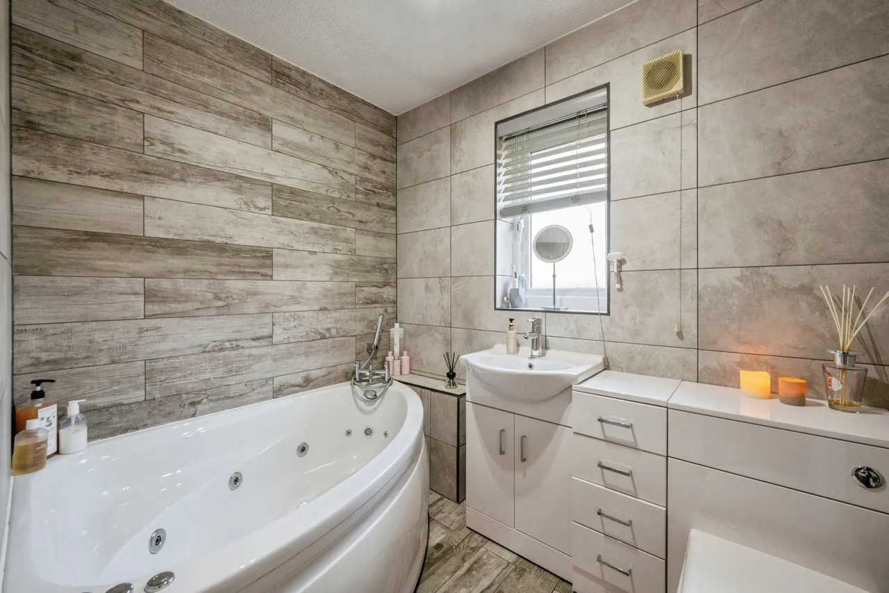 Shooters Hill Drive, Rossington, Doncaster, South Yorkshire, DN11, photo 16