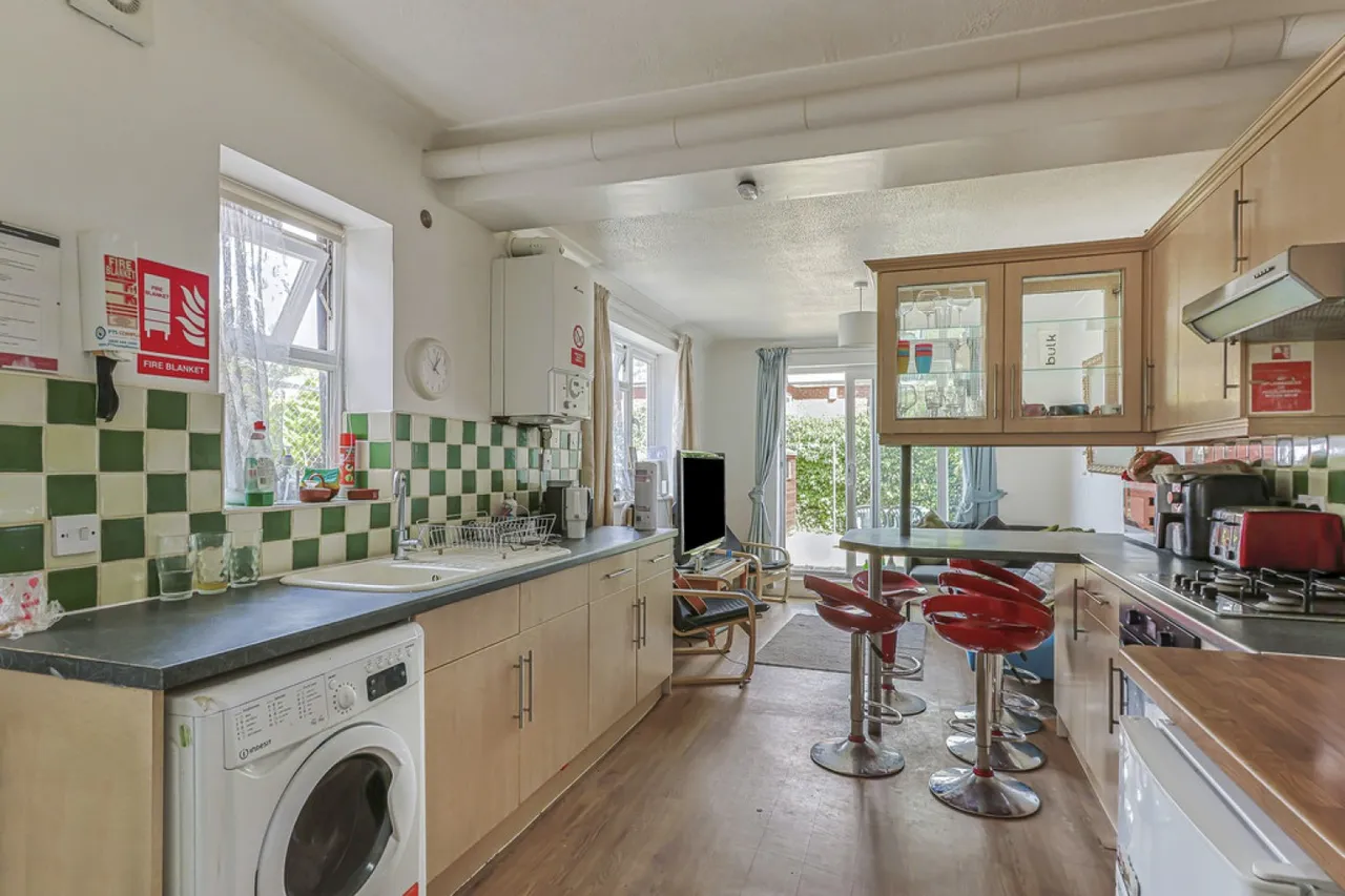 Wimborne Road, Bournemouth, photo 2