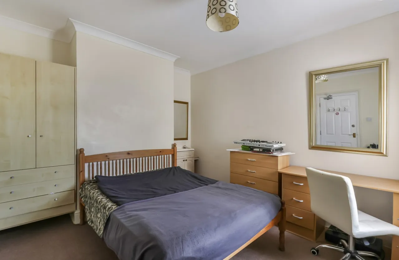 Wimborne Road, Bournemouth, photo 4