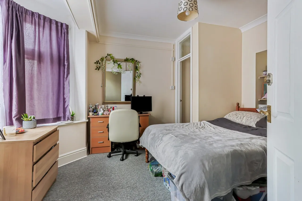 Wimborne Road, Bournemouth, photo 8
