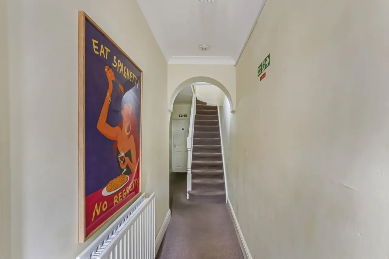 Wimborne Road, Bournemouth, photo 11