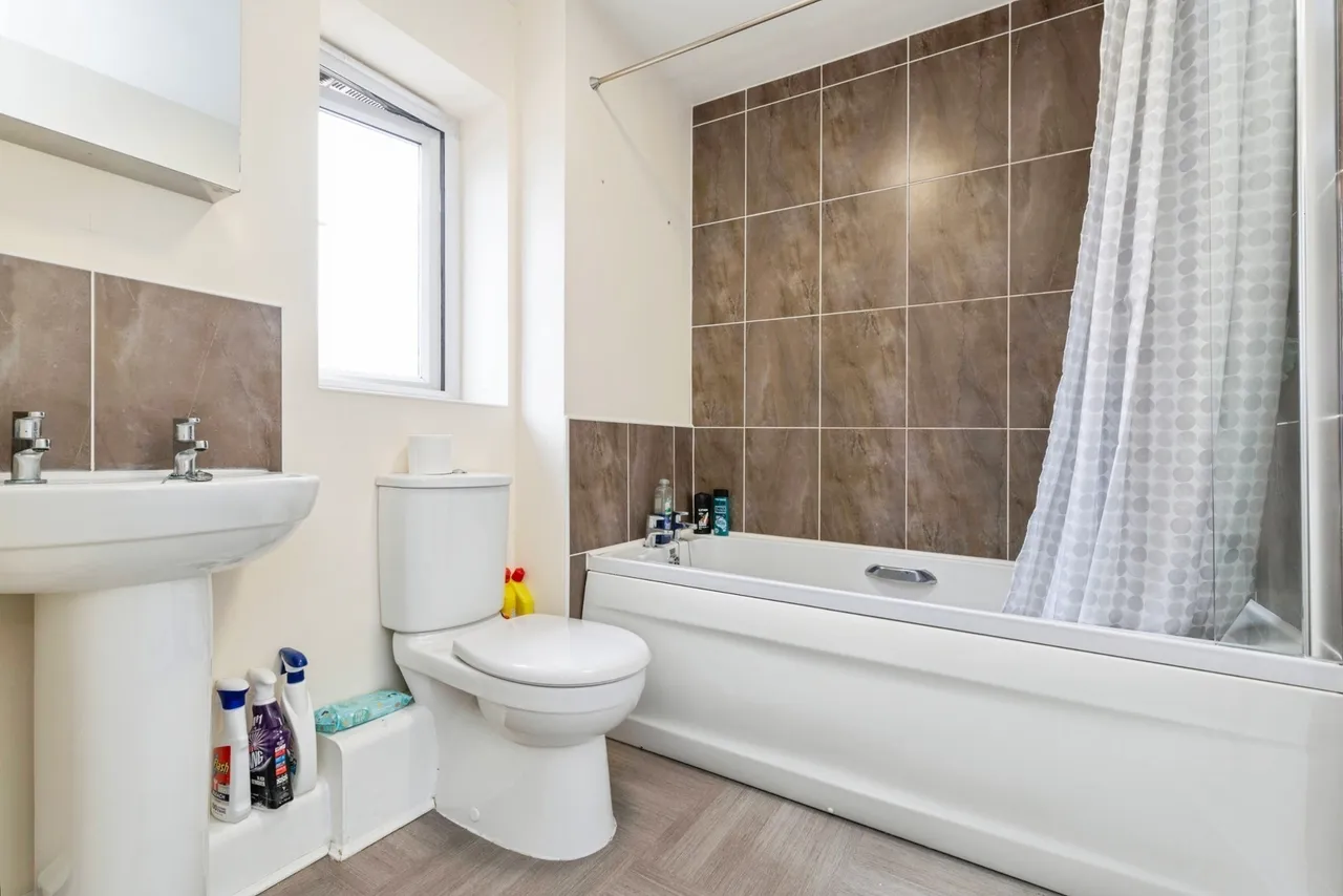 Maddren Way, MIDDLESBROUGH, Cleveland, TS5, photo 9