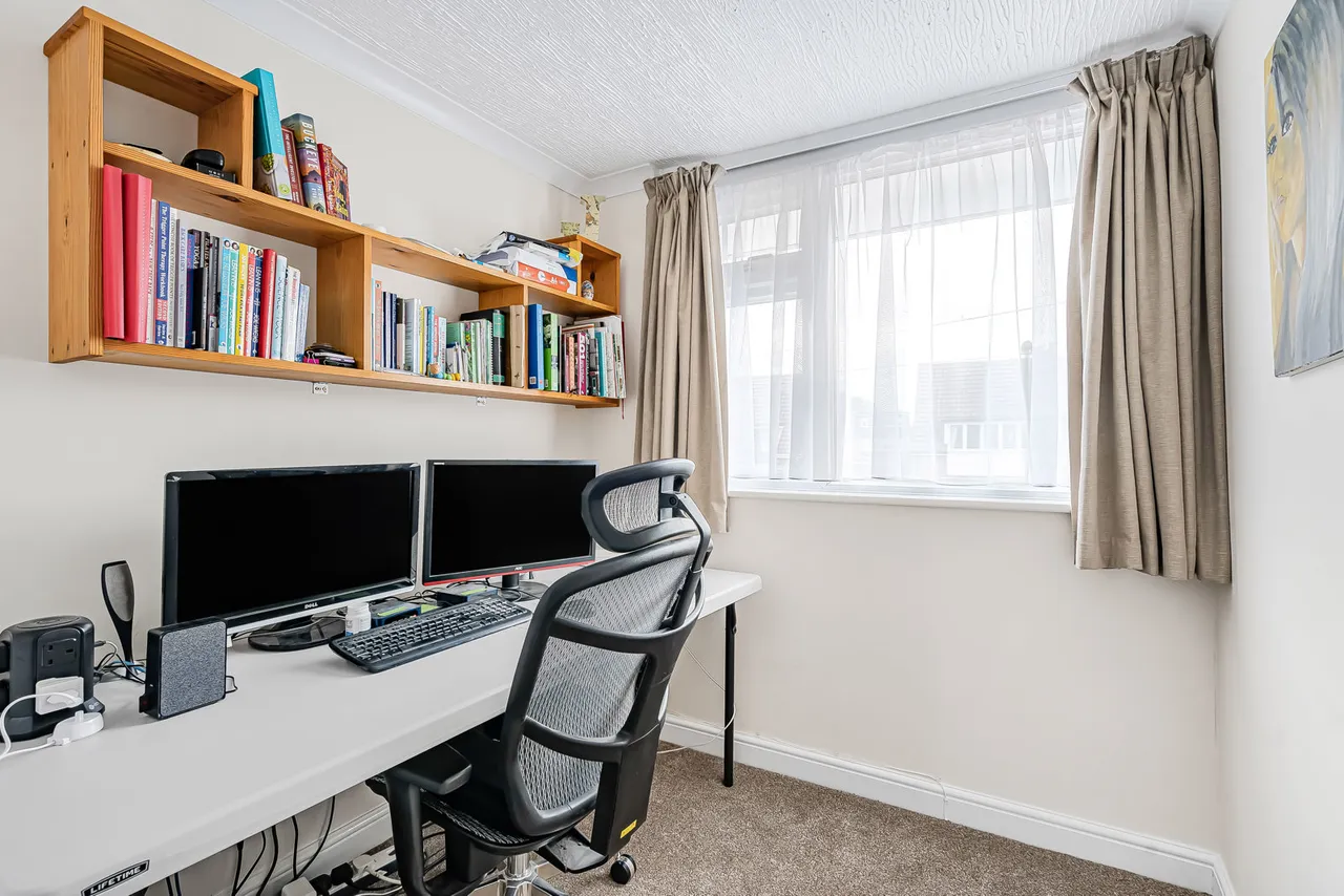 Stratton Road, Sunbury-on-Thames, TW16, photo 12