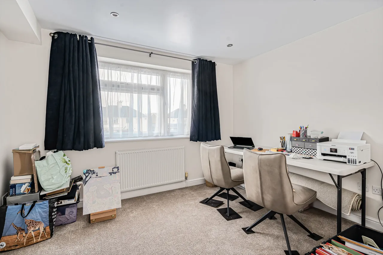 Stratton Road, Sunbury-on-Thames, TW16, photo 11