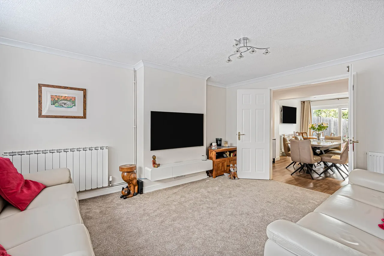 Stratton Road, Sunbury-on-Thames, TW16, photo 2