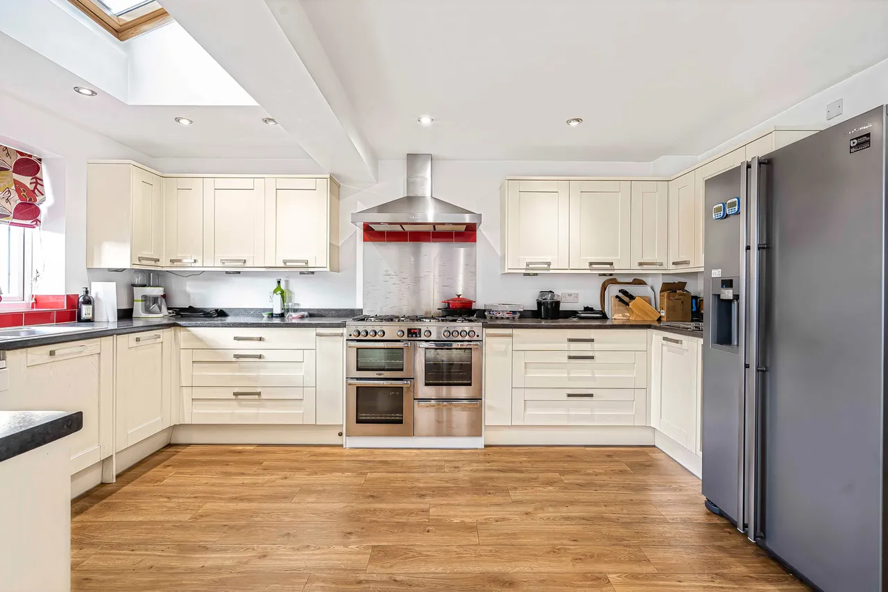 Stratton Road, Sunbury-on-Thames, TW16, photo 9