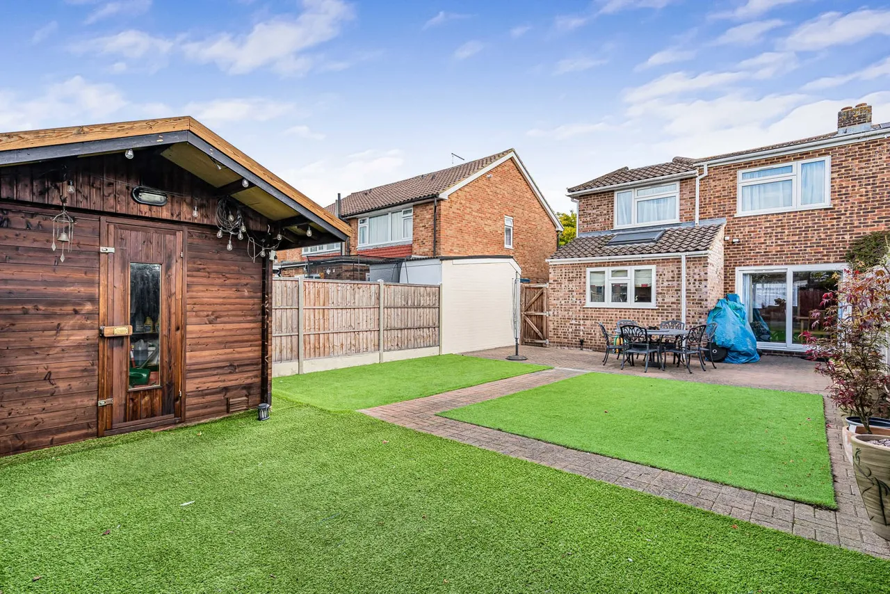 Stratton Road, Sunbury-on-Thames, TW16, photo 15