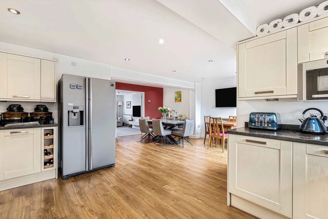 Stratton Road, Sunbury-on-Thames, TW16, photo 8