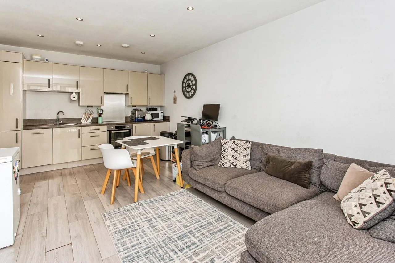 Victoria Avenue, Southend-on-Sea, SS2, photo 11